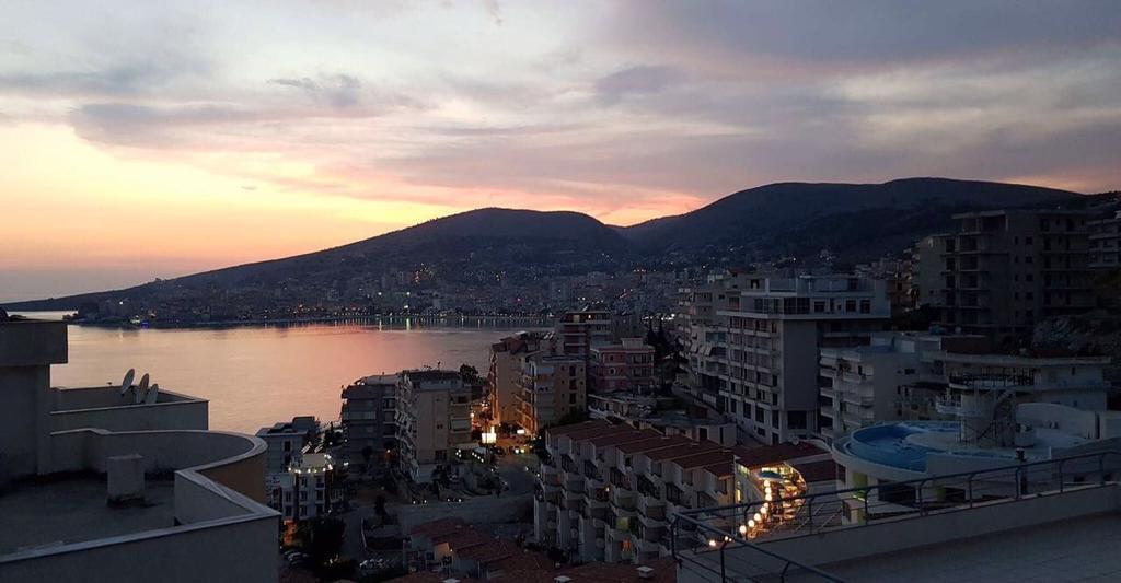 Apartamento Jon'S Penthouse Sarandë Exterior foto